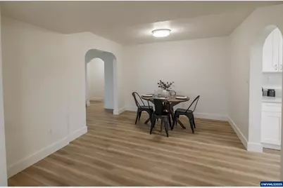 785 W B St, Lebanon, OR 97355 - Photo 3