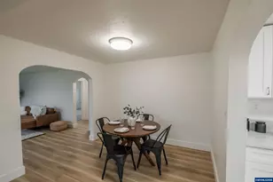 785 W B St, Lebanon, OR 97355 - Photo 5