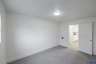 785 W B St, Lebanon, OR 97355 - Photo 25