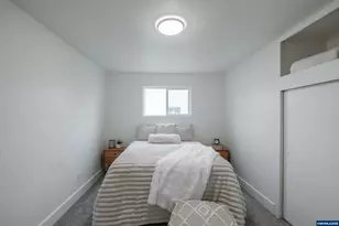 785 W B St, Lebanon, OR 97355 - Photo 41