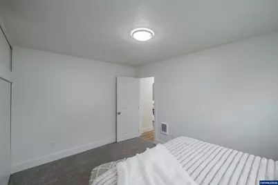 785 W B St, Lebanon, OR 97355 - Photo 39