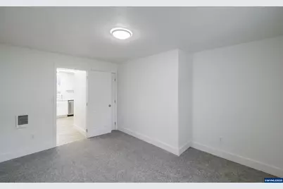 785 W B St, Lebanon, OR 97355 - Photo 23