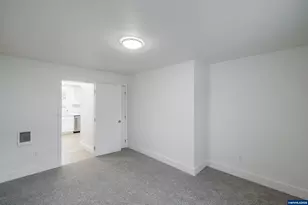 785 W B St, Lebanon, OR 97355 - Photo 23