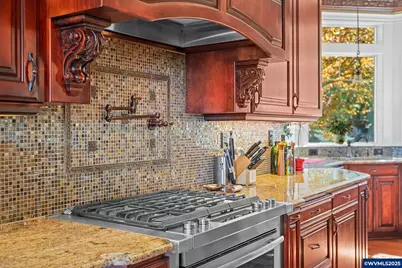 8438 Cascade Hwy Hwy NE, Silverton, OR 97381 - Photo 11