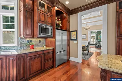 8438 Cascade Hwy Hwy NE, Silverton, OR 97381 - Photo 9