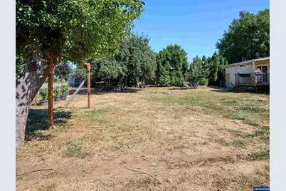 1632 Brown St, Woodburn, OR 97071 - Photo 5