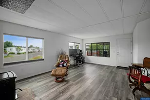 5422 Portland Rd NE, Salem, OR 97305 - Photo 7