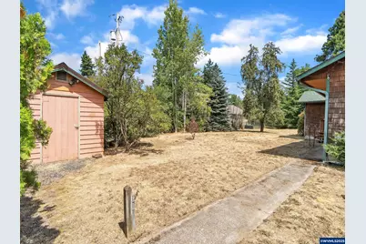 328 S 1st St, Mill City, OR 97360 - Photo 23