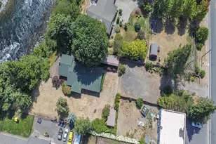 328 S 1st St, Mill City, OR 97360 - Photo 3