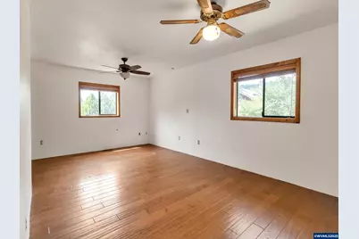 328 S 1st St, Mill City, OR 97360 - Photo 45