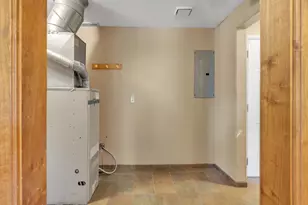 328 S 1st St, Mill City, OR 97360 - Photo 35