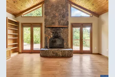 328 S 1st St, Mill City, OR 97360 - Photo 27