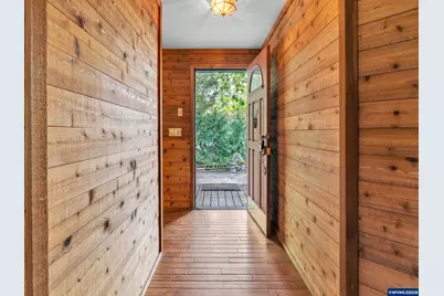 328 S 1st St, Mill City, OR 97360 - Photo 25