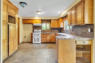 328 S 1st St, Mill City, OR 97360 - Photo 31