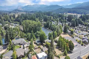 328 S 1st St, Mill City, OR 97360 - Photo 5