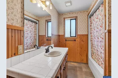 328 S 1st St, Mill City, OR 97360 - Photo 39