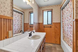 328 S 1st St, Mill City, OR 97360 - Photo 39