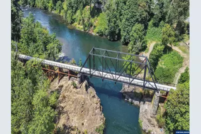 328 S 1st St, Mill City, OR 97360 - Photo 9