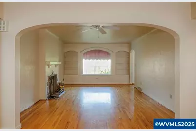 578 23rd St NE, Salem, OR 97301 - Photo 5