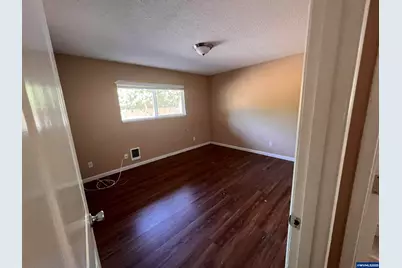 271 E Clay St, Monmouth, OR 97361 - Photo 13