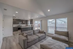 1819 SE Blueberry St, Dallas, OR 97338 - Photo 5