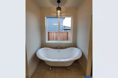 Lot E NW Crater Lake Dr, Dallas, OR 97338 - Photo 31