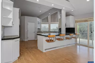 7002 Rainbow Dr SE, Salem, OR 97306 - Photo 11