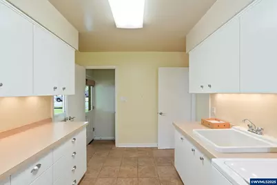 1215 10th Av SW, Albany, OR 97321 - Photo 33