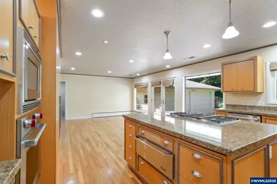 1215 10th Av SW, Albany, OR 97321 - Photo 17