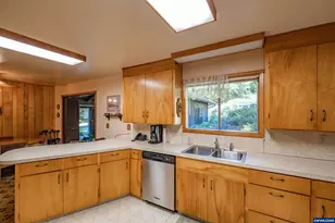 23547 Woods Creek Rd, Philomath, OR 97370 - Photo 13