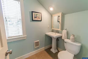 611 SW 27th Way, Lincoln City, OR 97367 - Photo 21