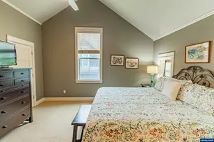 611 SW 27th Way, Lincoln City, OR 97367 - Photo 11