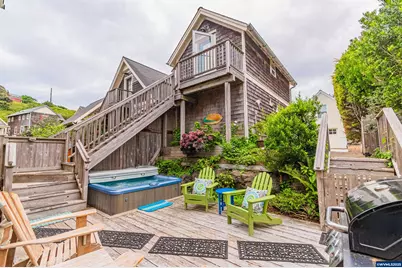 611 SW 27th Wy, Lincoln City, OR 97367 - Photo 19