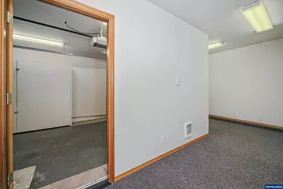 484 Travis Ct NE, Salem, OR 97301 - Photo 33