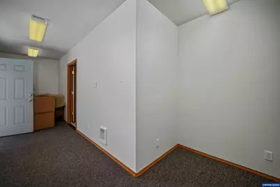 484 Travis Ct NE, Salem, OR 97301 - Photo 35