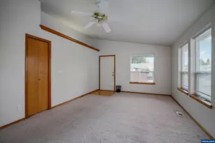 484 Travis Ct NE, Salem, OR 97301 - Photo 5