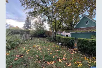 389 C St, Independence, OR 97351 - Photo 31