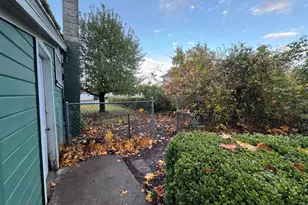 389 C St, Independence, OR 97351 - Photo 29