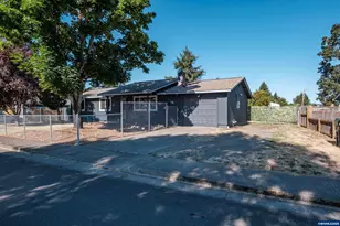 1128 29th Ave, Sweet Home, OR 97386 - Photo 3