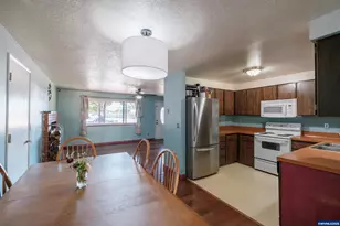 1128 29th Ave, Sweet Home, OR 97386 - Photo 17