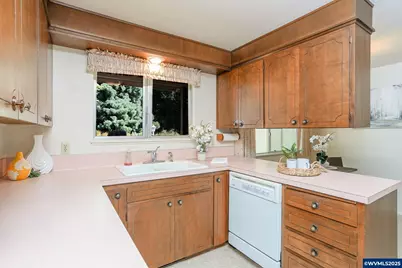 970 NW Conifer Bl, Corvallis, OR 97330 - Photo 11