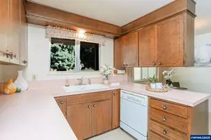 970 NW Conifer Bl, Corvallis, OR 97330 - Photo 11