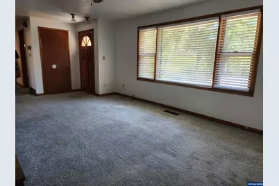 4081 Hawthorne NE Av, Salem, OR 97301 - Photo 5