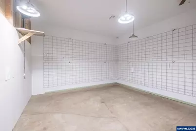 55 Q St, Cottage Grove, OR 97424 - Photo 17