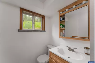 402 Northside Rd, Sutherlin, OR 97479 - Photo 39