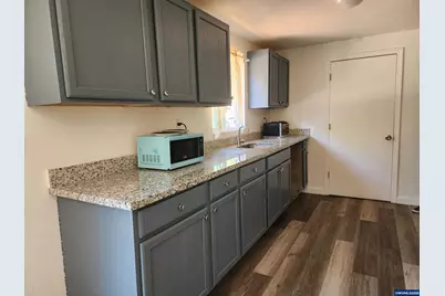 4061 Hawthorne Av NE, Salem, OR 97301 - Photo 5