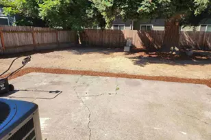 4061 Hawthorne Ave NE, Salem, OR 97301 - Photo 11