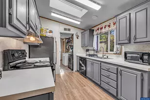 300 Western St SE, Albany, OR 97322 - Photo 11