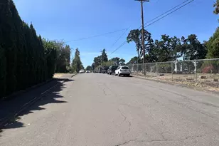 210 Hoyt St S, Salem, OR 97302 - Photo 25