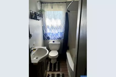 210 Hoyt St S, Salem, OR 97302 - Photo 9
